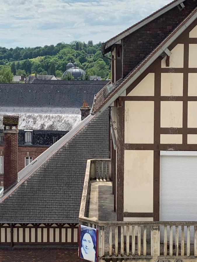 Au Coeur De Lisieux 83 M2 Et Vue Sur La Basilique Leilighet Eksteriør bilde